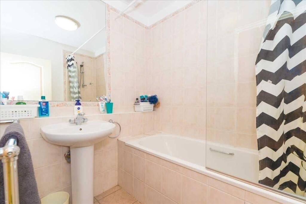 Flat Allsop Place in City of Westminster