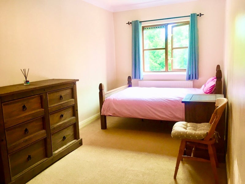 Room The Avenue in Greater London