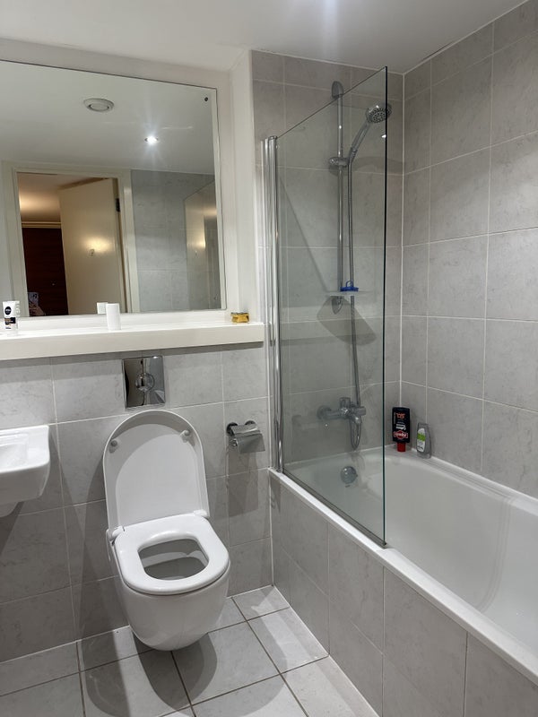Room Fairfax Road in Prestwich