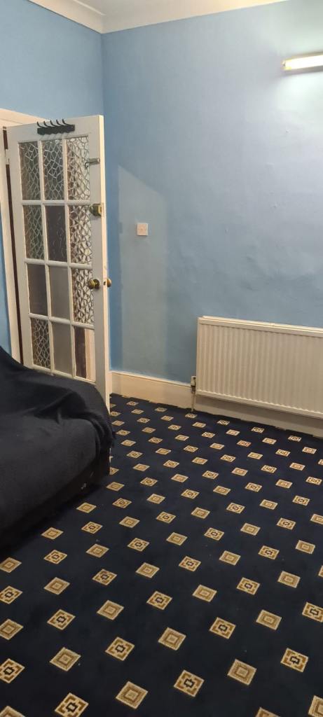 Flat Lyttelton Road in Greater London