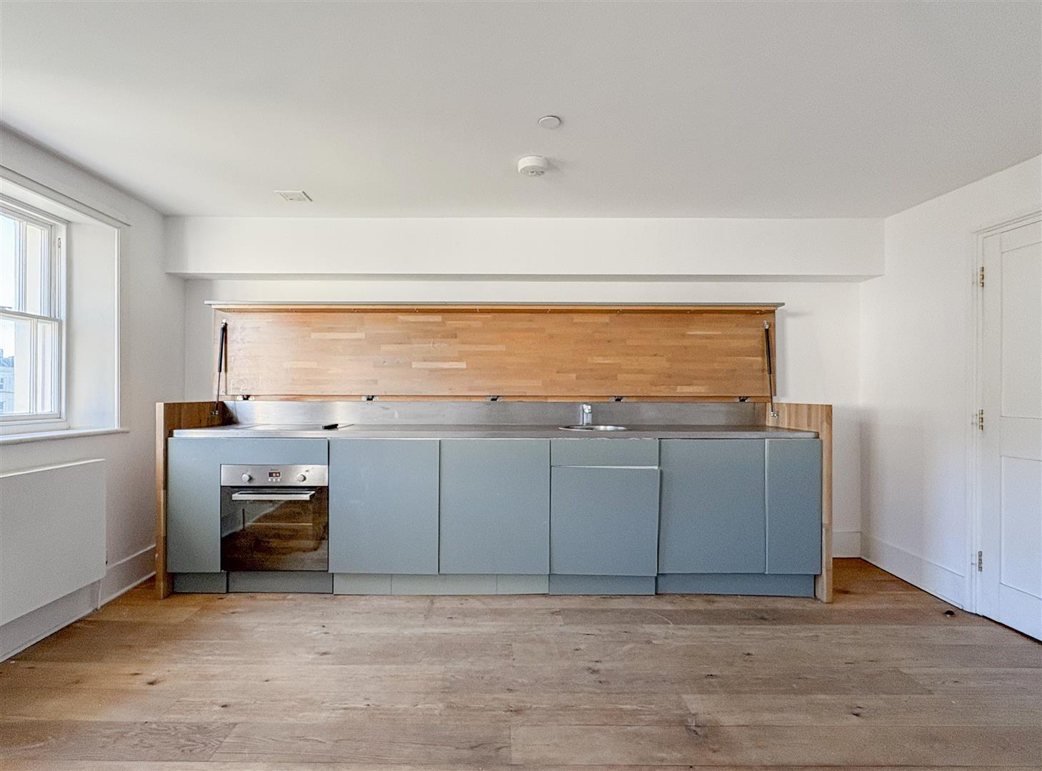 Flat Wellington Square in St Leonards