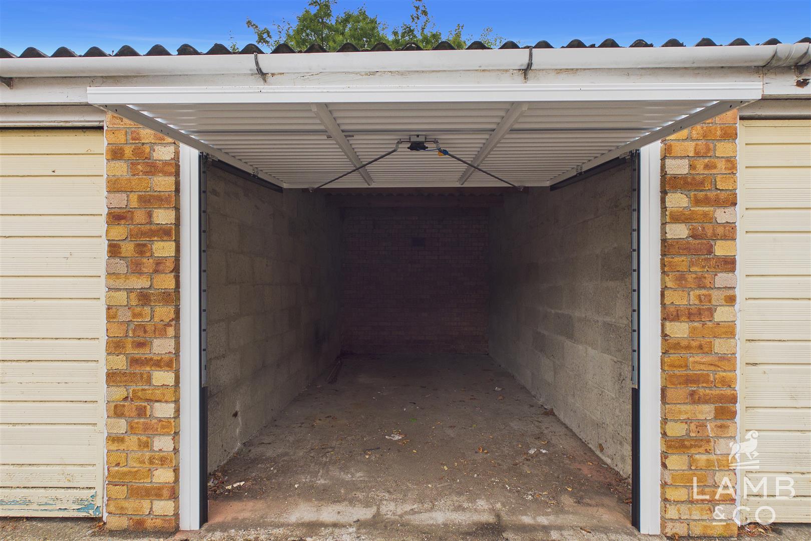 Flat Uplands Court in Clacton-on-Sea