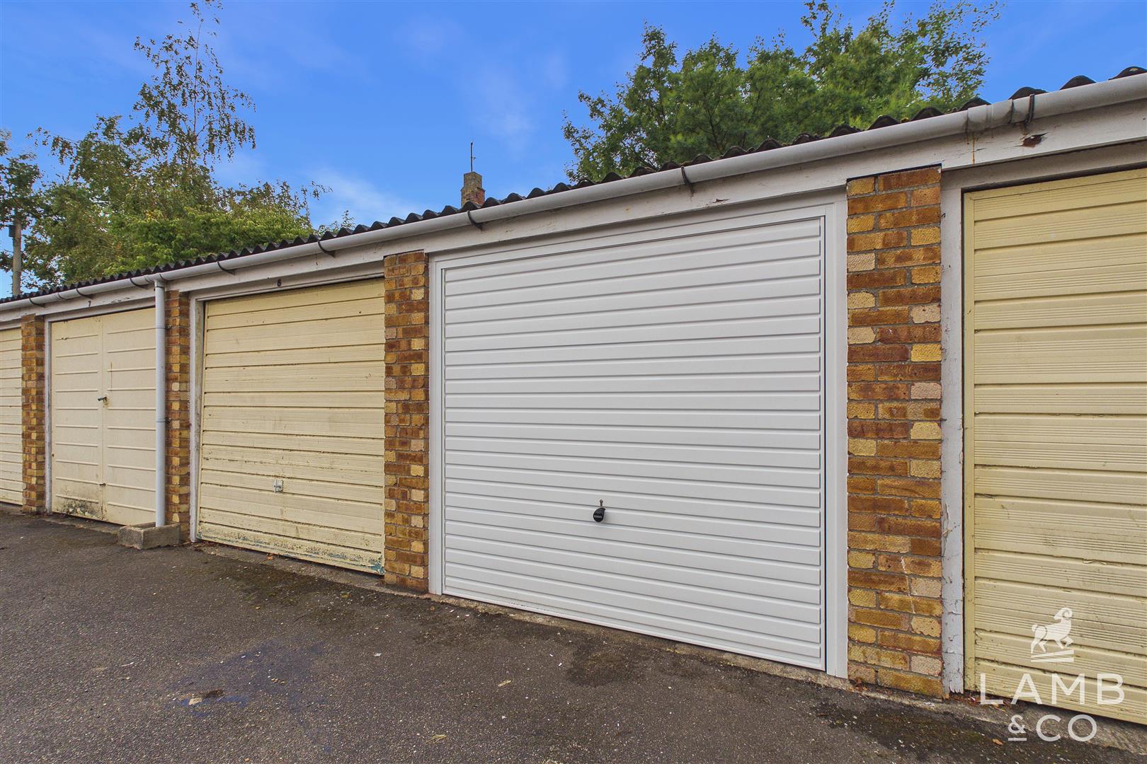 Flat Uplands Court in Clacton-on-Sea