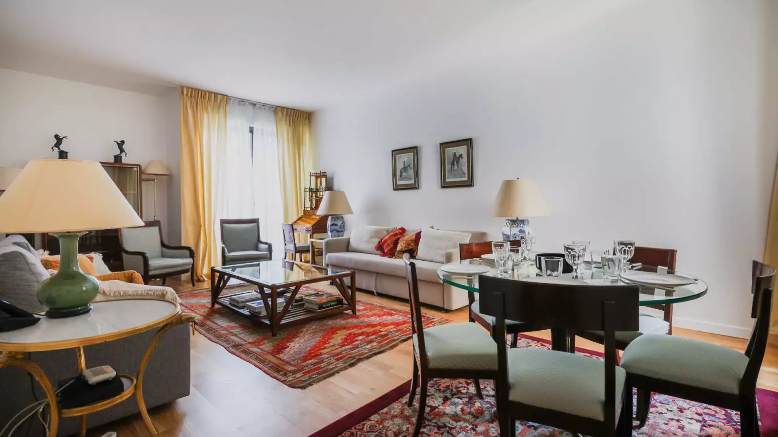 Appartement Rue Paul Valéry à Paris