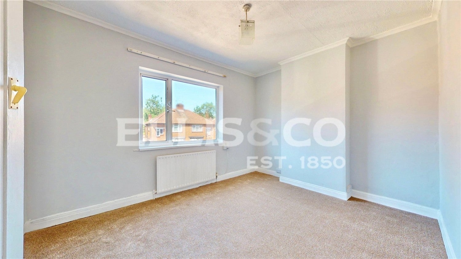Flat Carlyon Road in Greater London