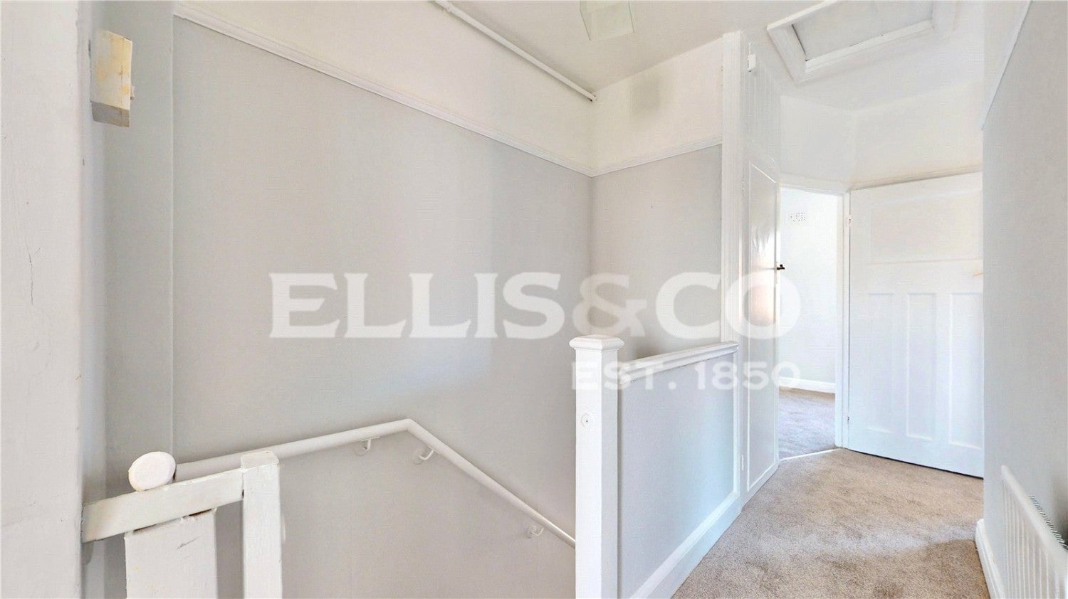 Flat Carlyon Road in Greater London