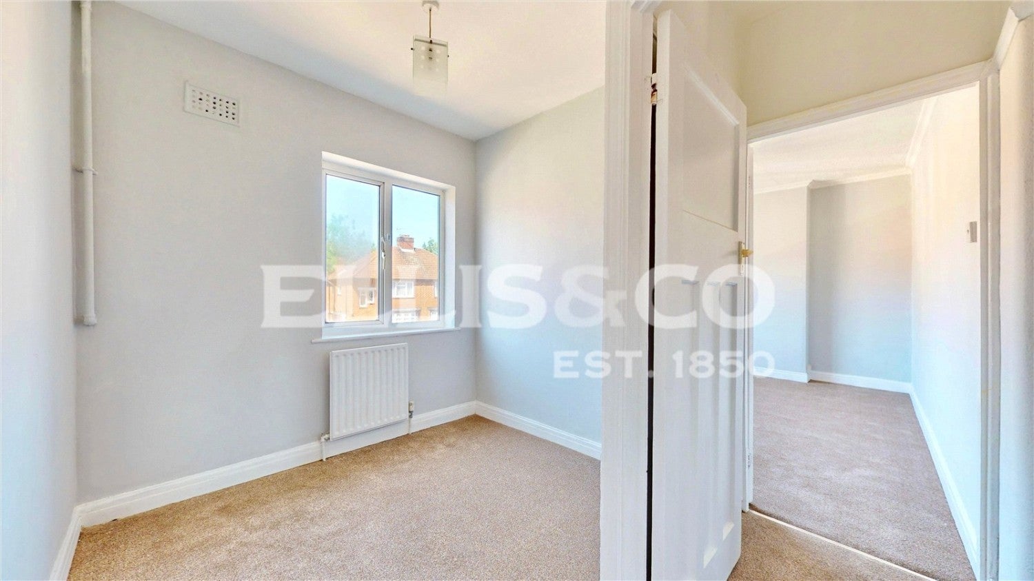 Flat Carlyon Road in Greater London