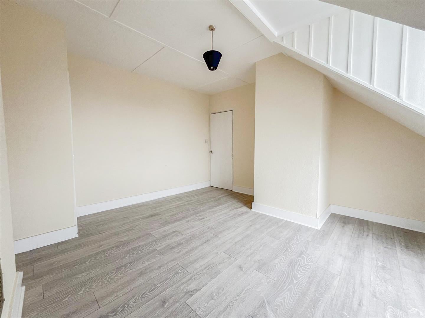 Flat Cornwallis Gardens in St Leonards