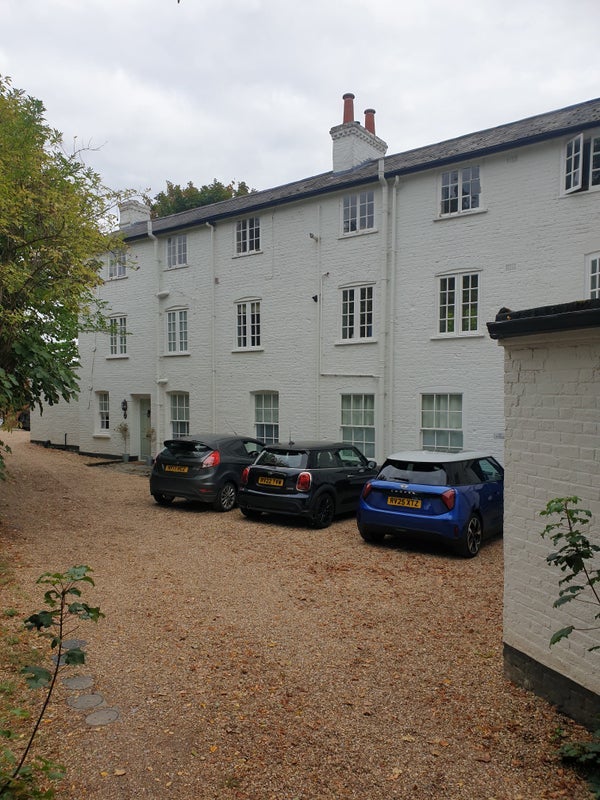 Room Hill Farm Road in Taplow