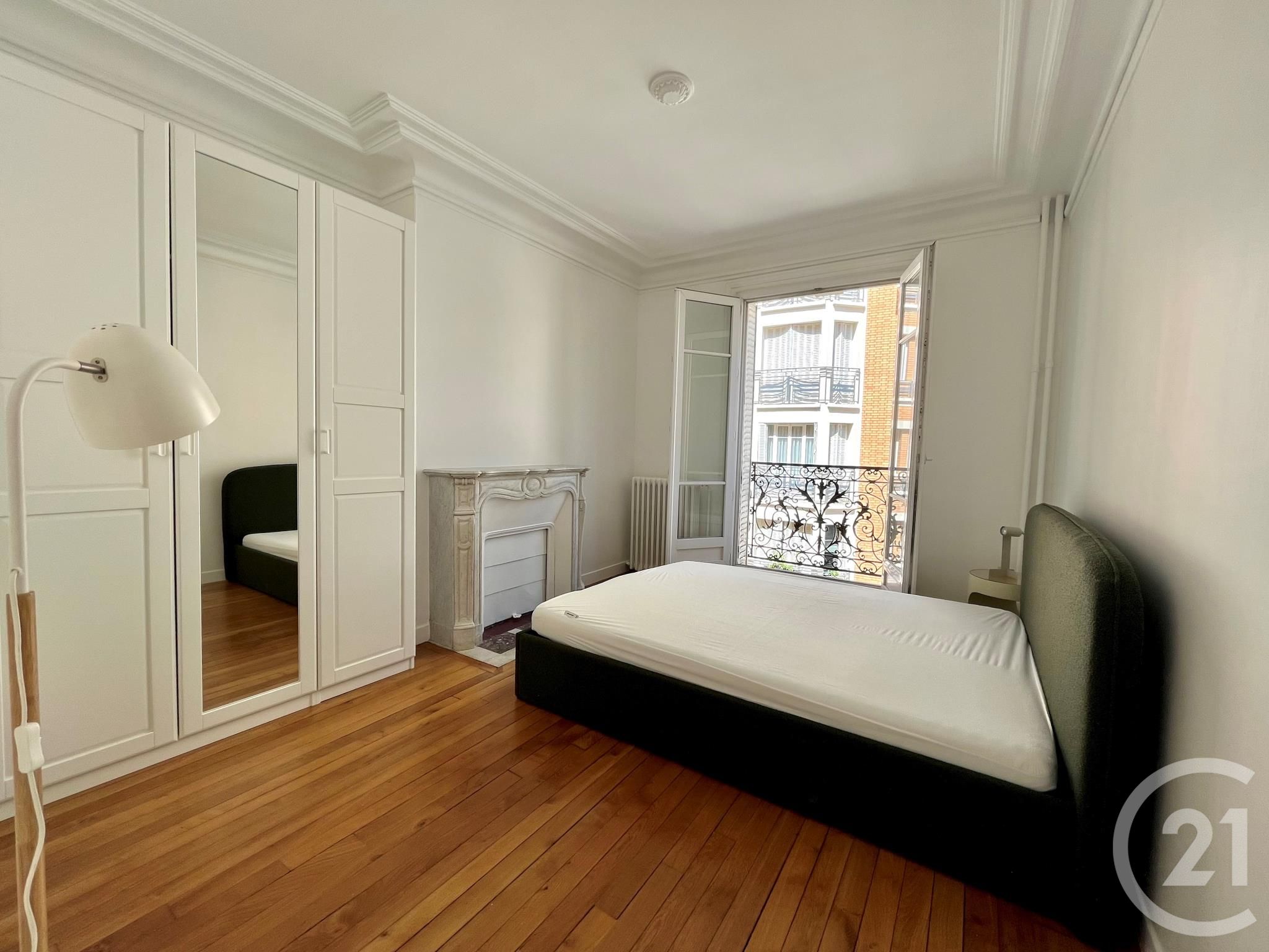 Flat Rue Boileau in Paris