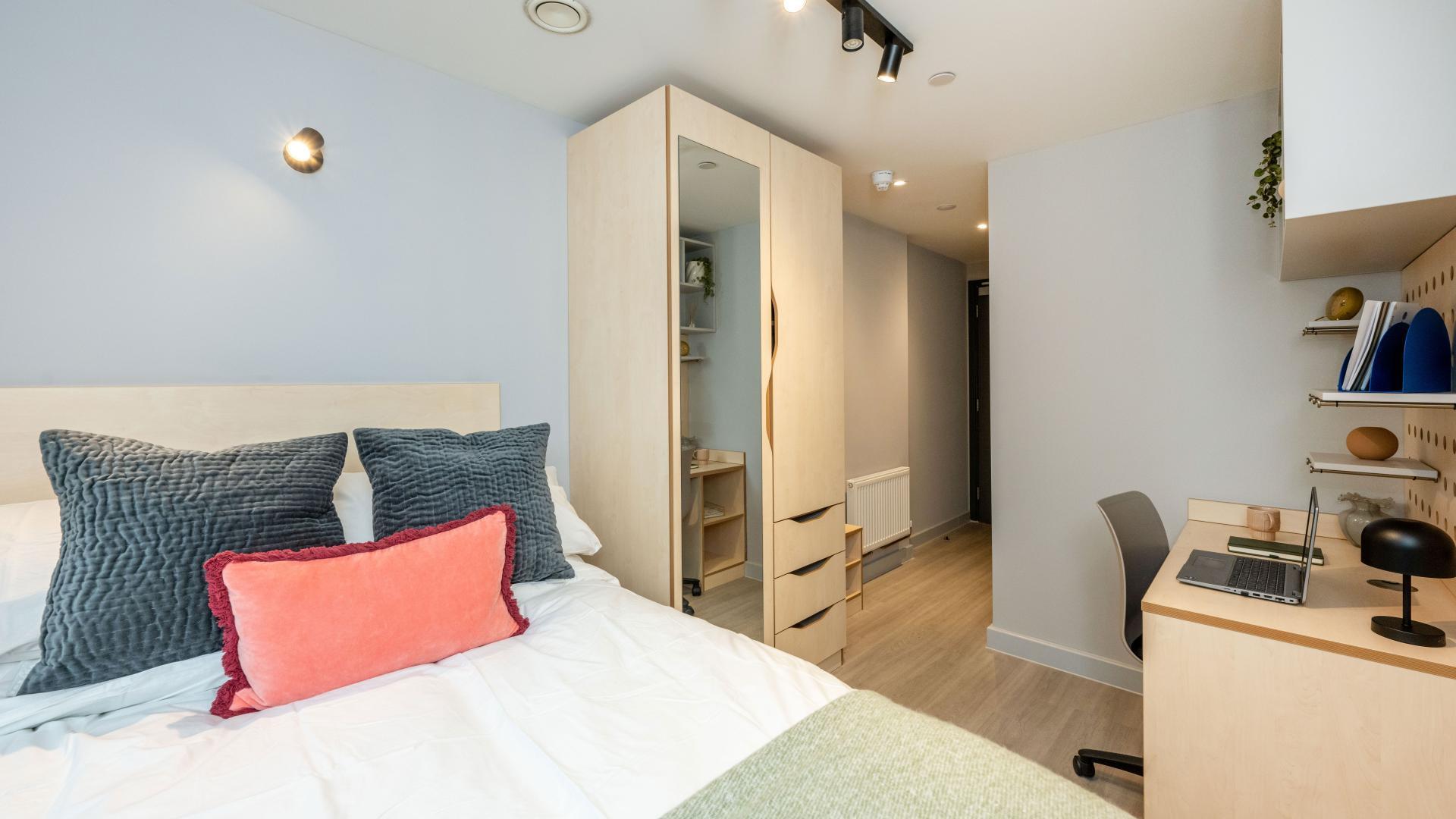 Flat Stour Road in Greater London