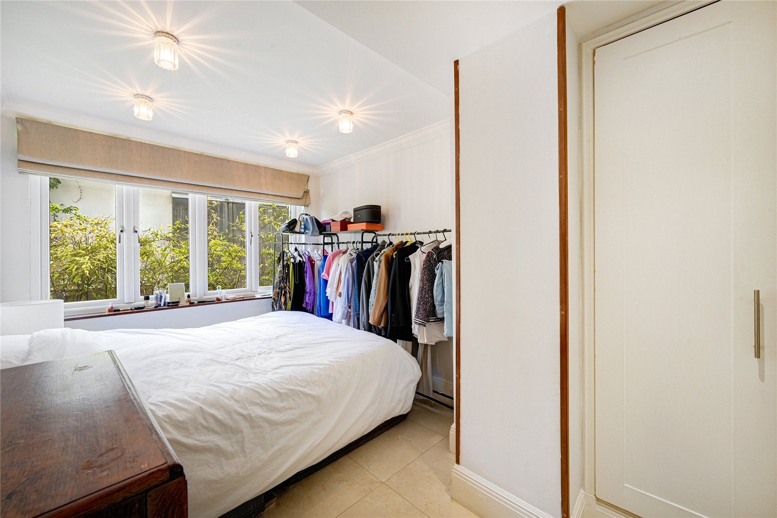 Flat Brompton Square in Greater London