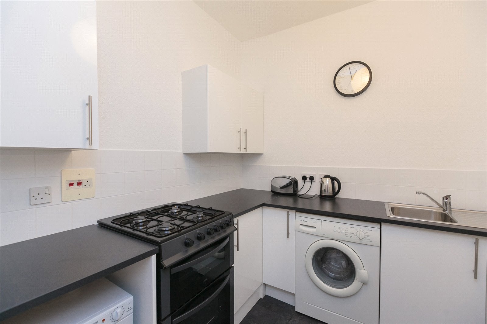 Flat Caledonian Crescent in City of Edinburgh
