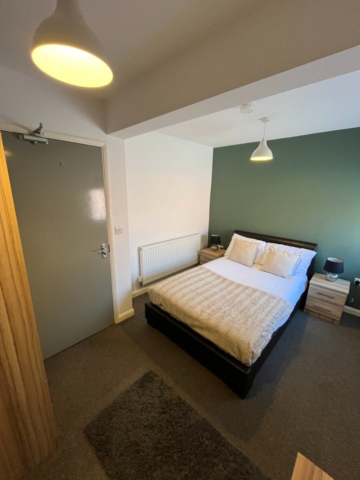Room Rock Hill in Mansfield Woodhouse