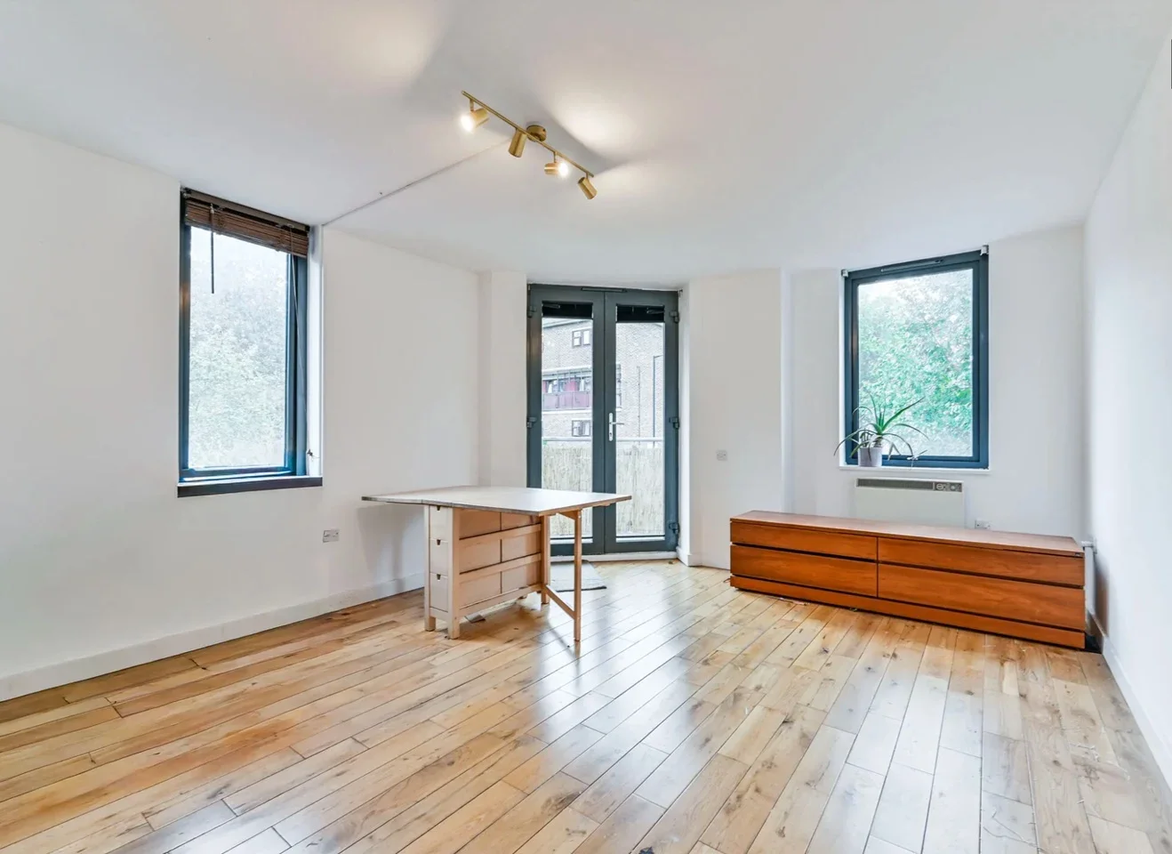 Flat Murray Grove in Greater London