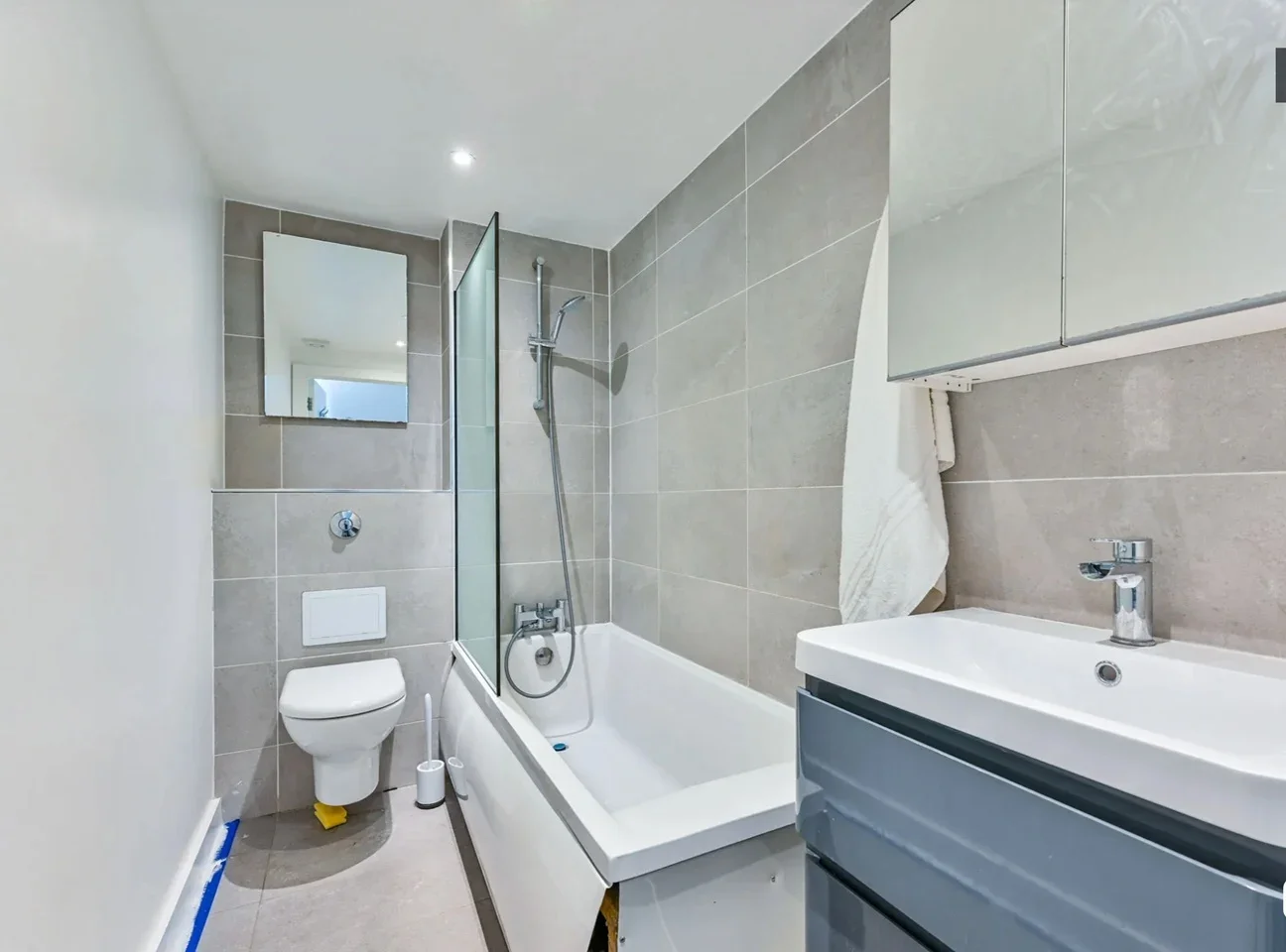 Flat Murray Grove in Greater London