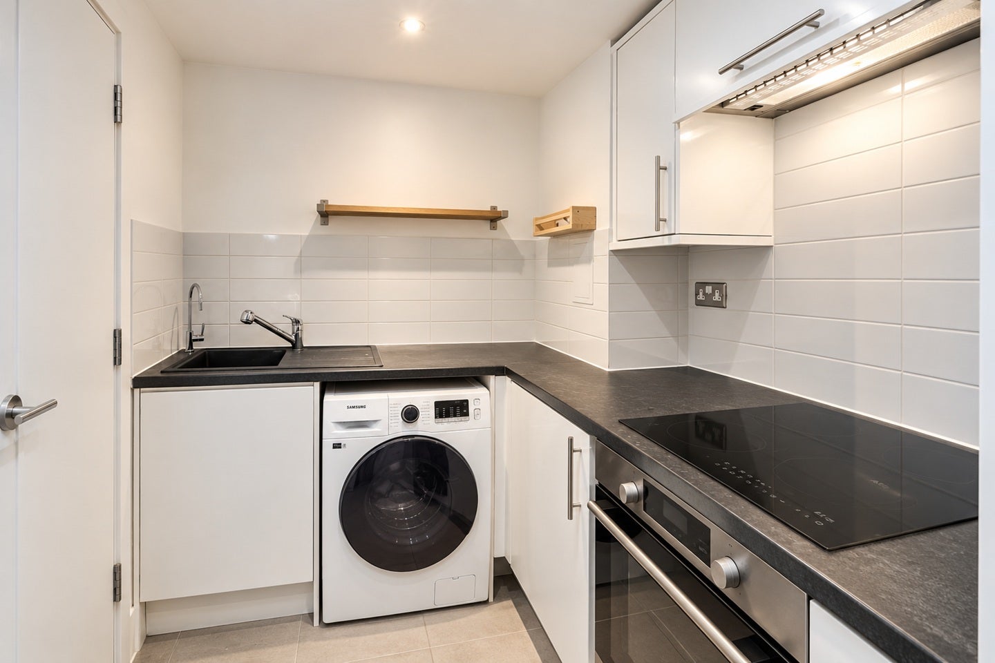 Flat Murray Grove in Greater London