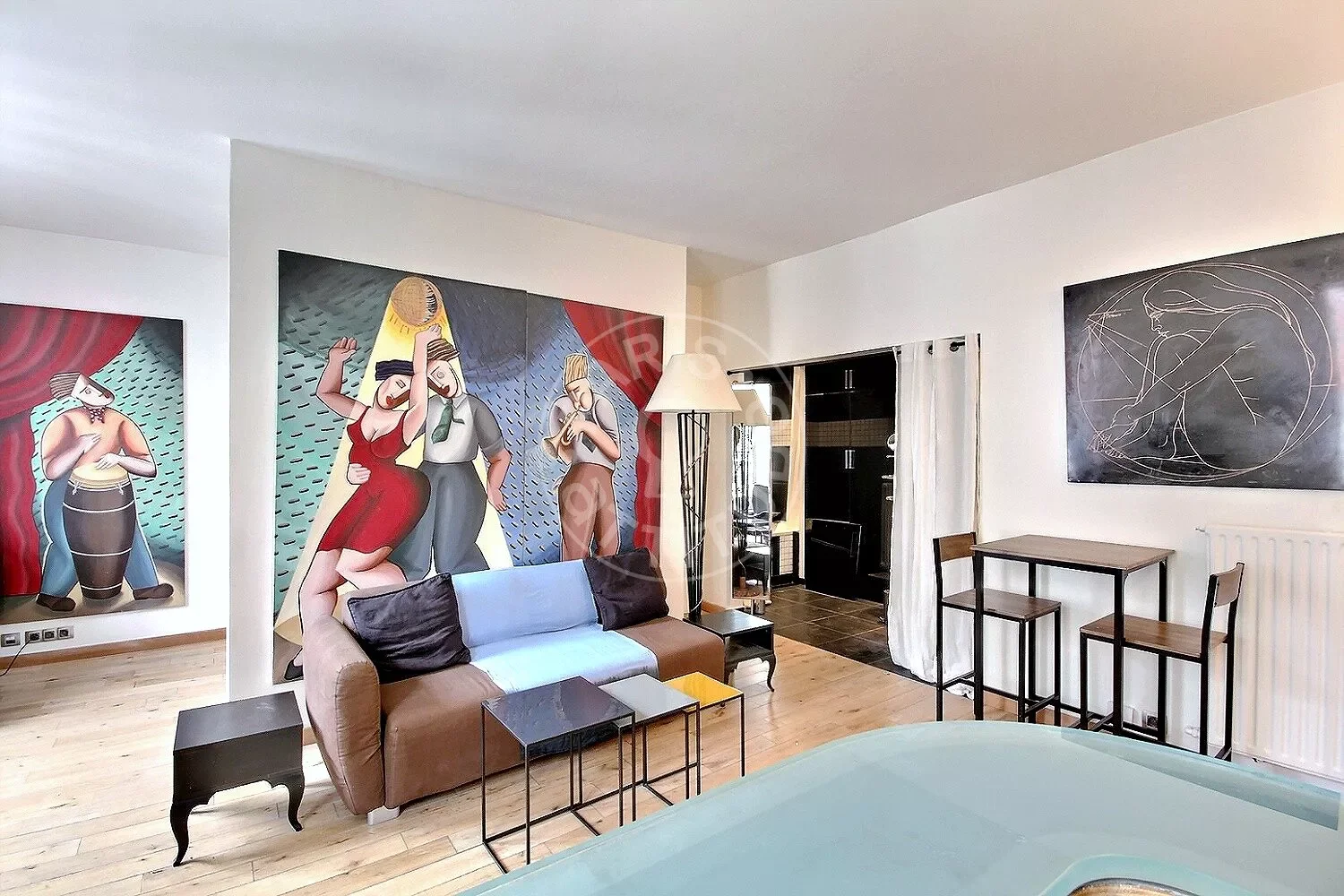 Flat Rue de Moussy in Paris