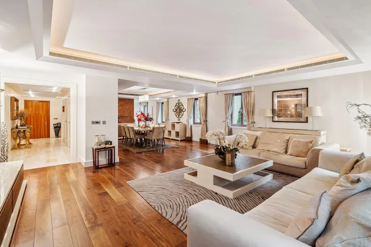 Flat Lancelot Place in City of Westminster