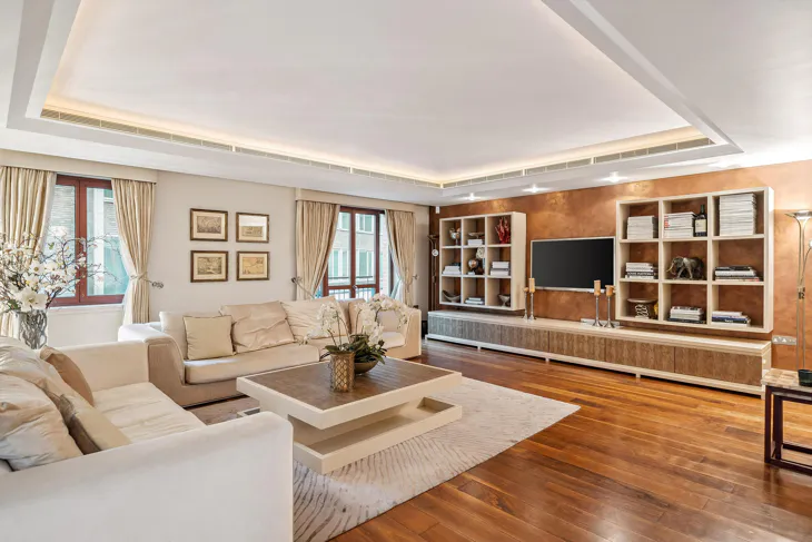 Flat Lancelot Place in City of Westminster