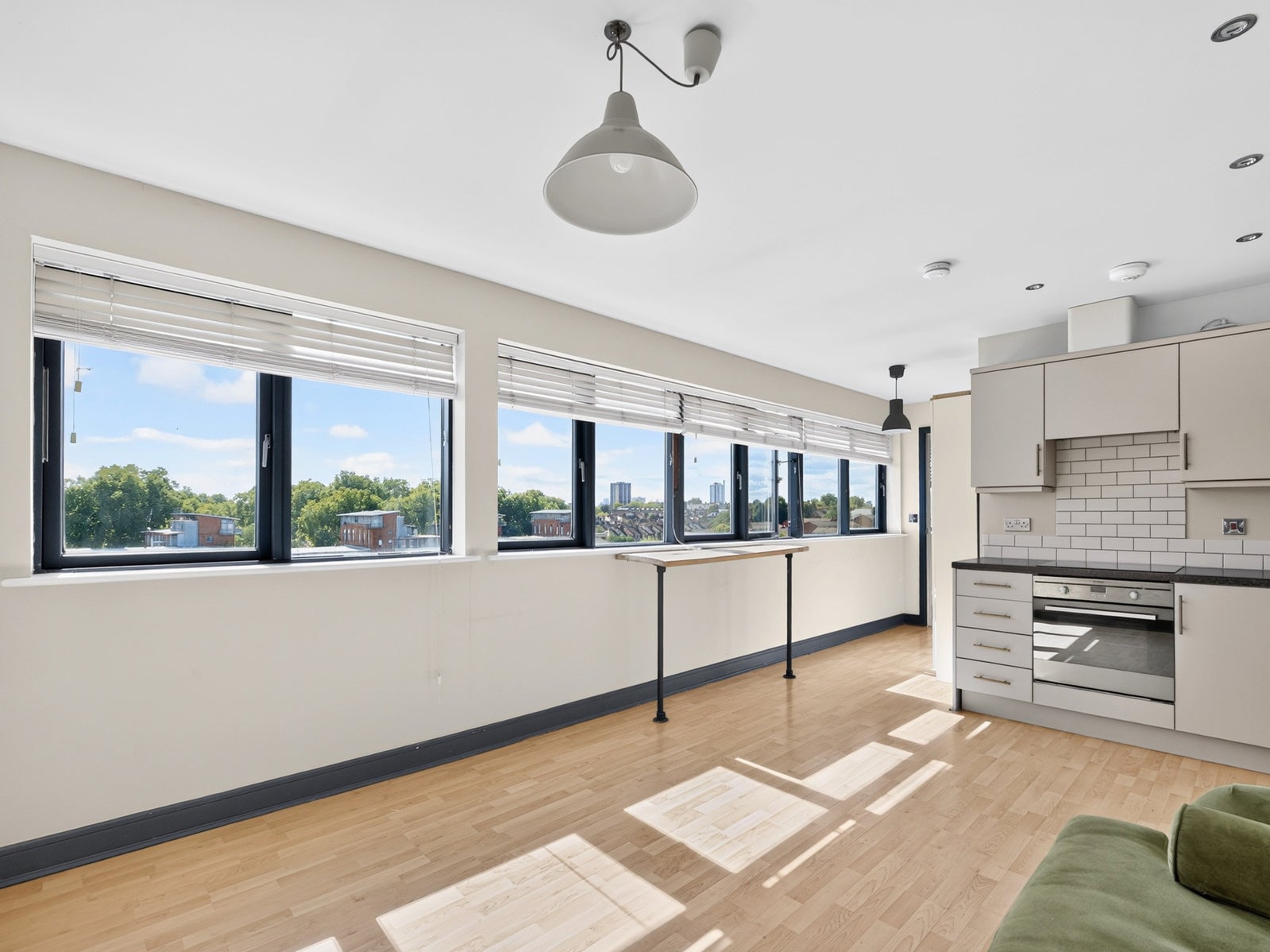 Flat Woodmill Road in Greater London