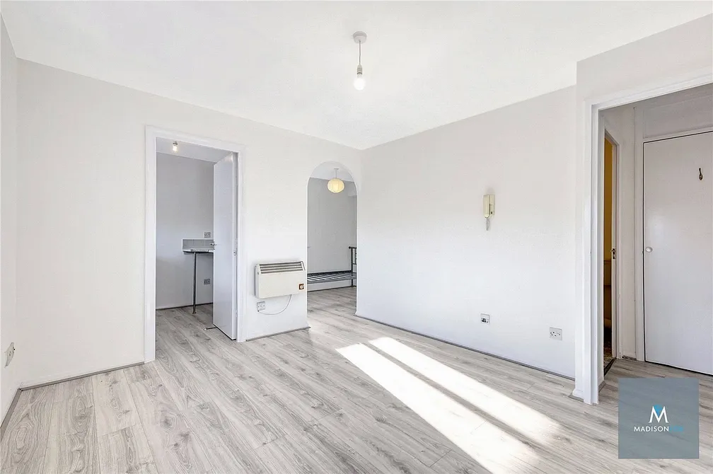 Flat Alan Hocken Way in Greater London