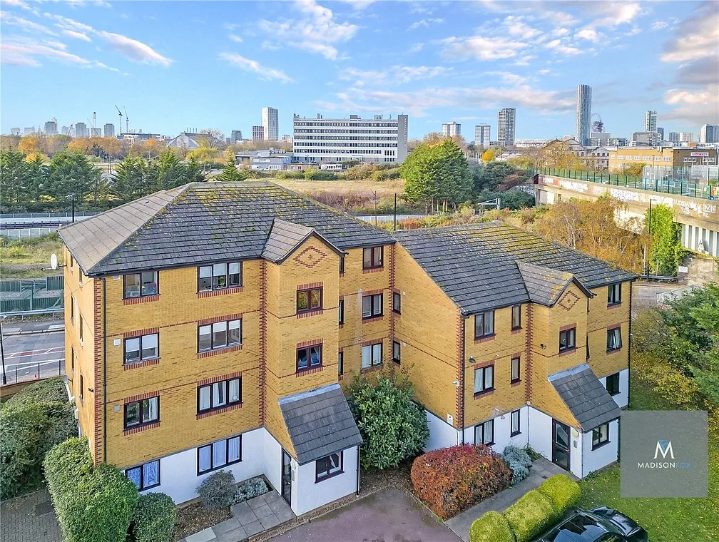 Flat Alan Hocken Way in Greater London