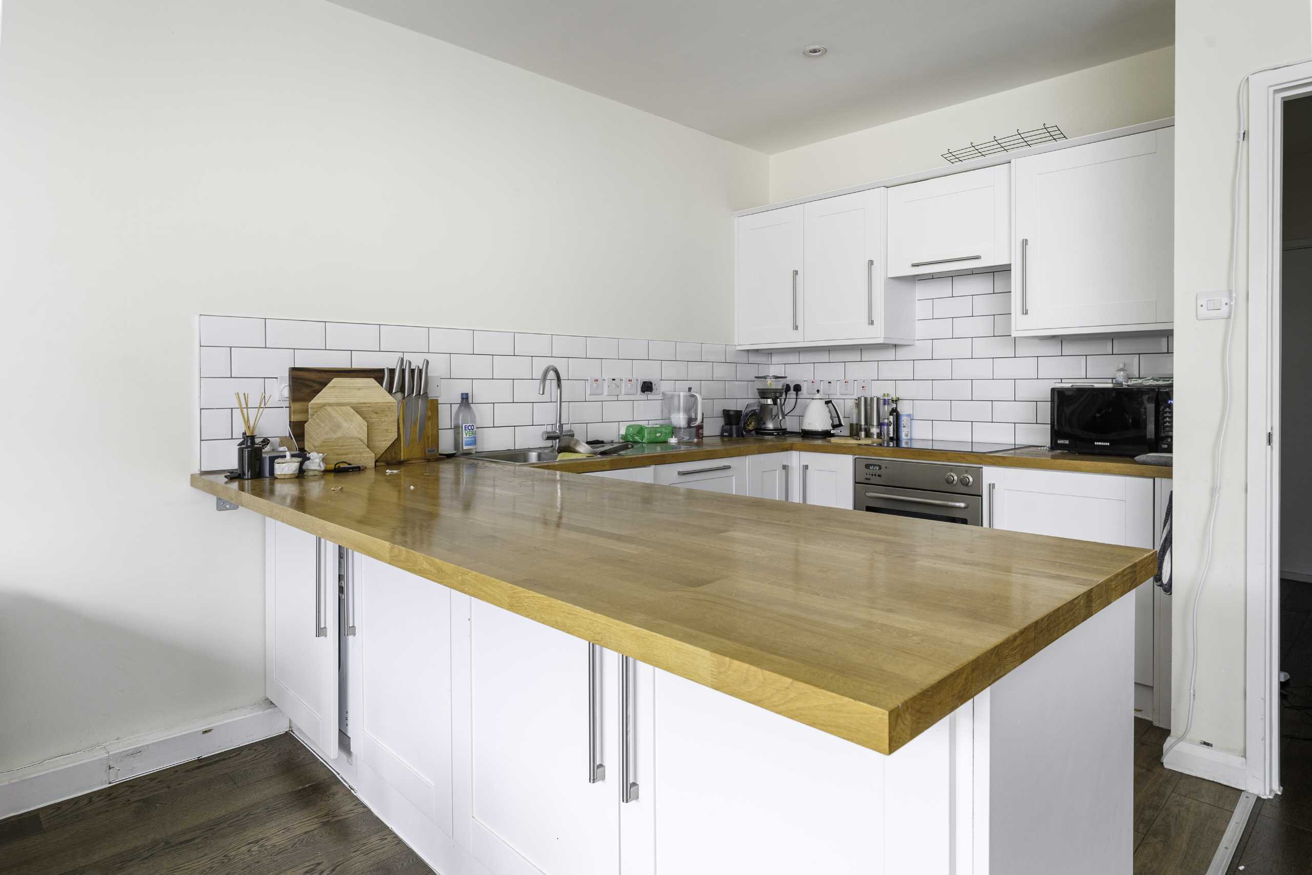 Flat Broadwall in Greater London