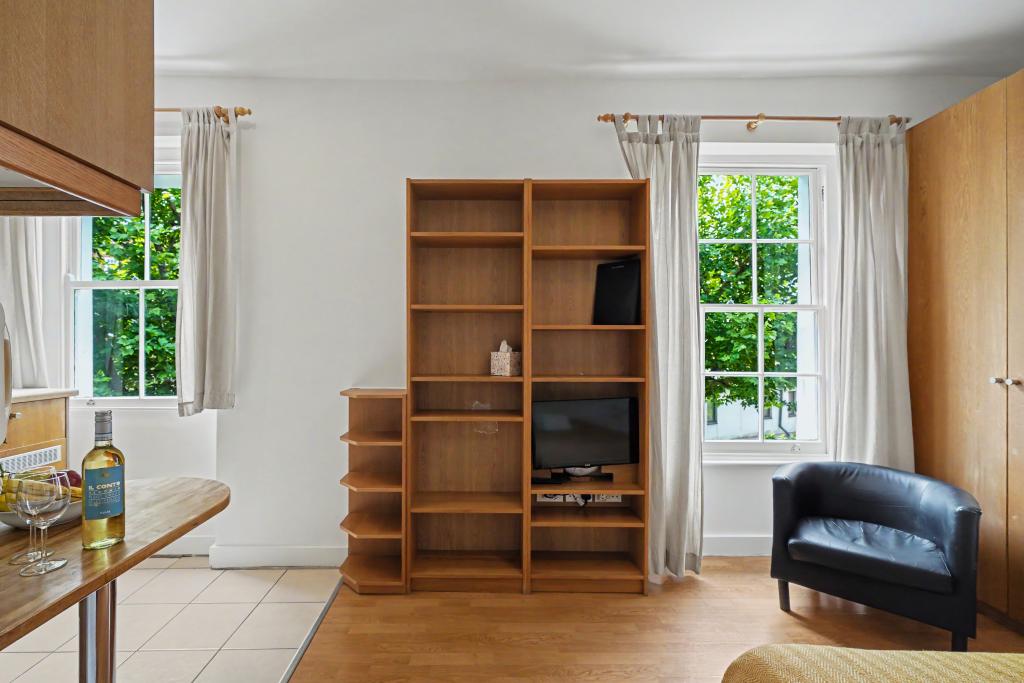 Flat Cartwright Gardens in Greater London