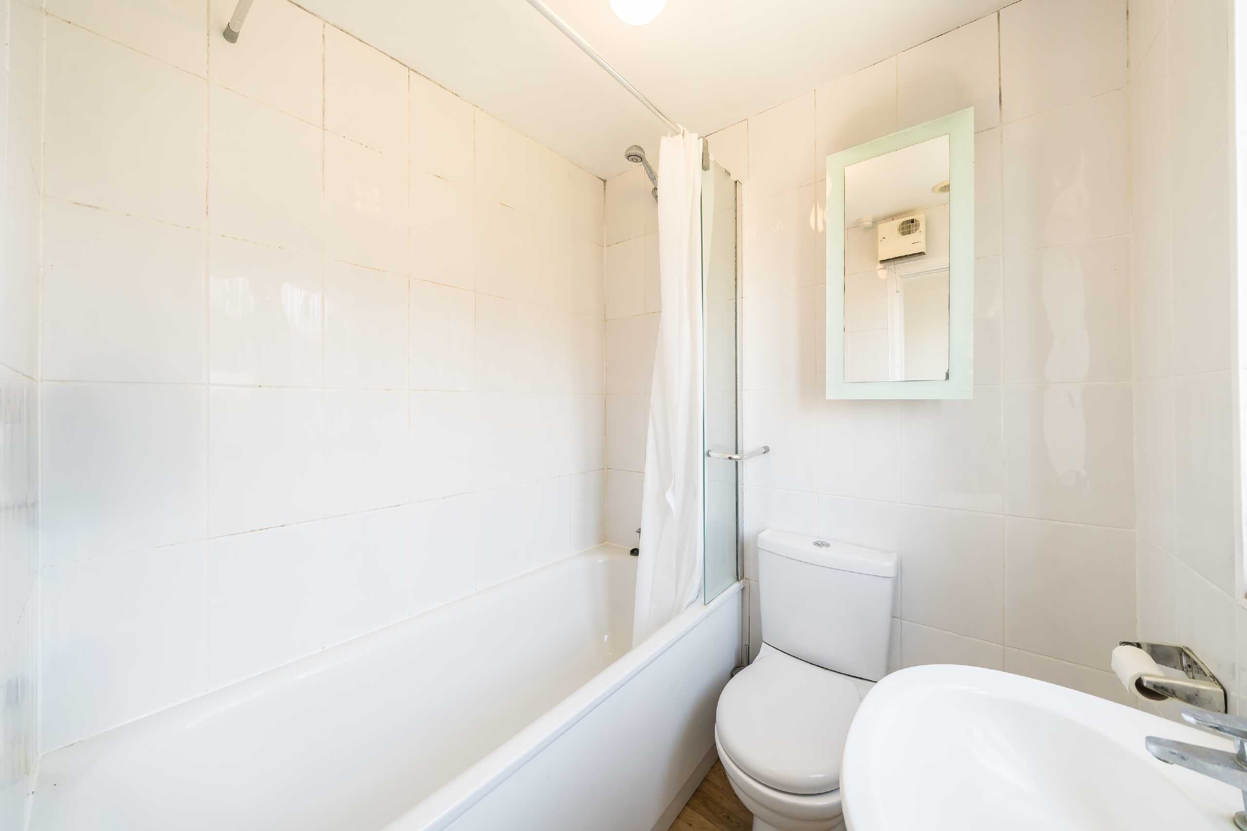 Flat Beauchamp Road in Greater London