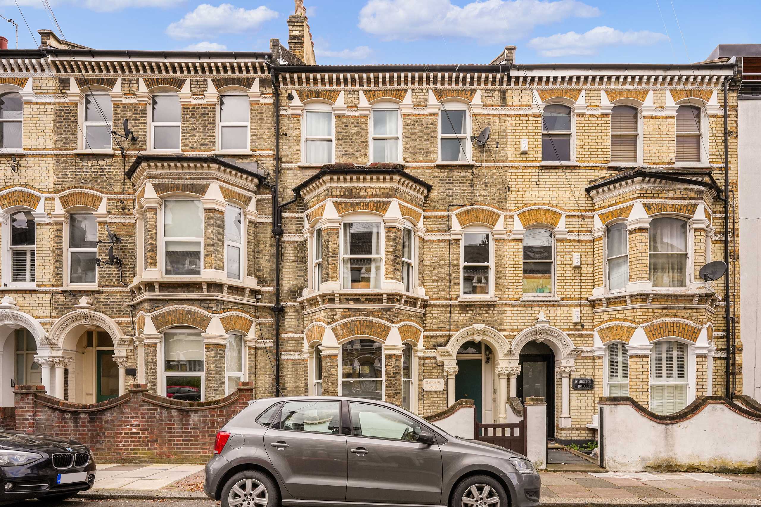 Flat Beauchamp Road in Greater London