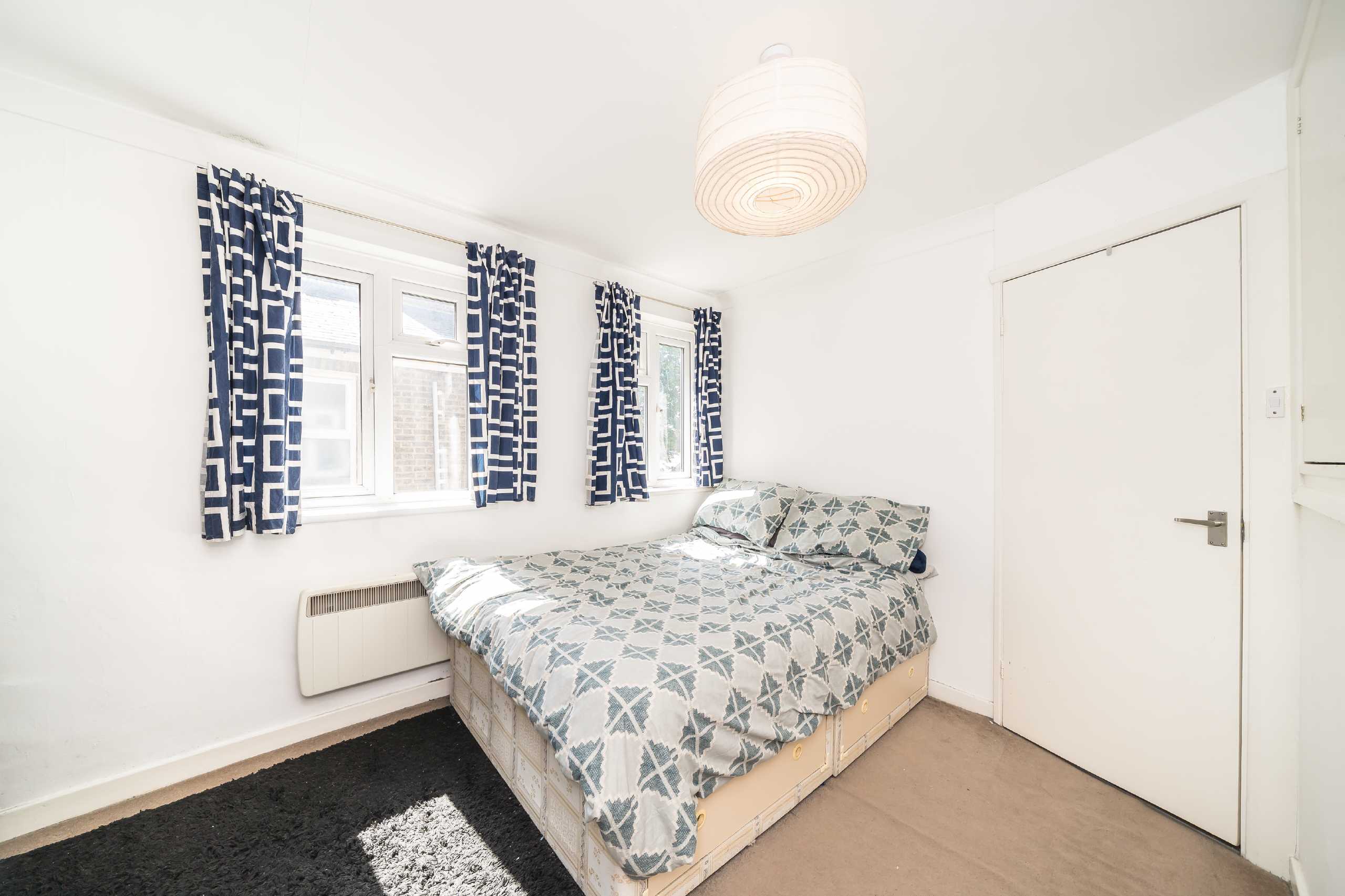 Flat Beauchamp Road in Greater London
