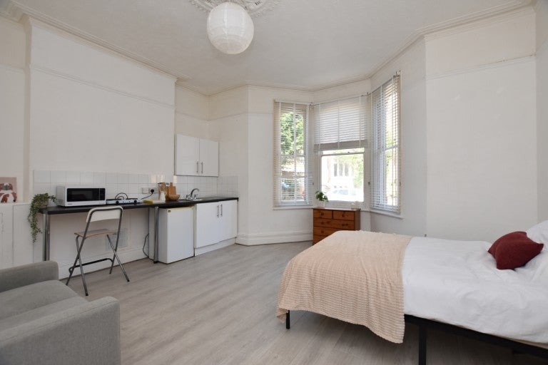 Room Whatley Road in Bristol