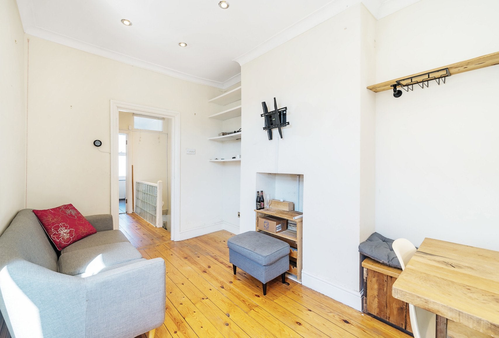 Flat Danbrook Road in Greater London