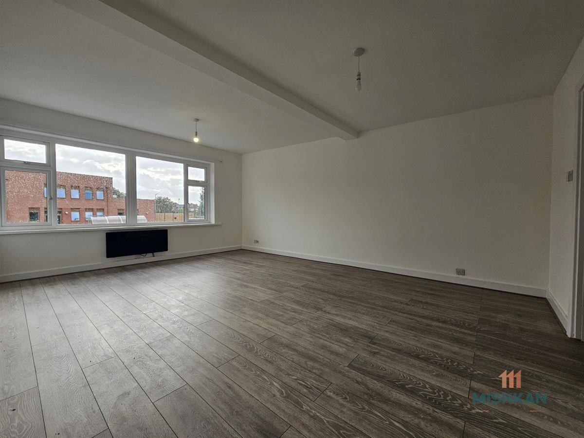 Flat Worcester Road in Cheadle Hulme