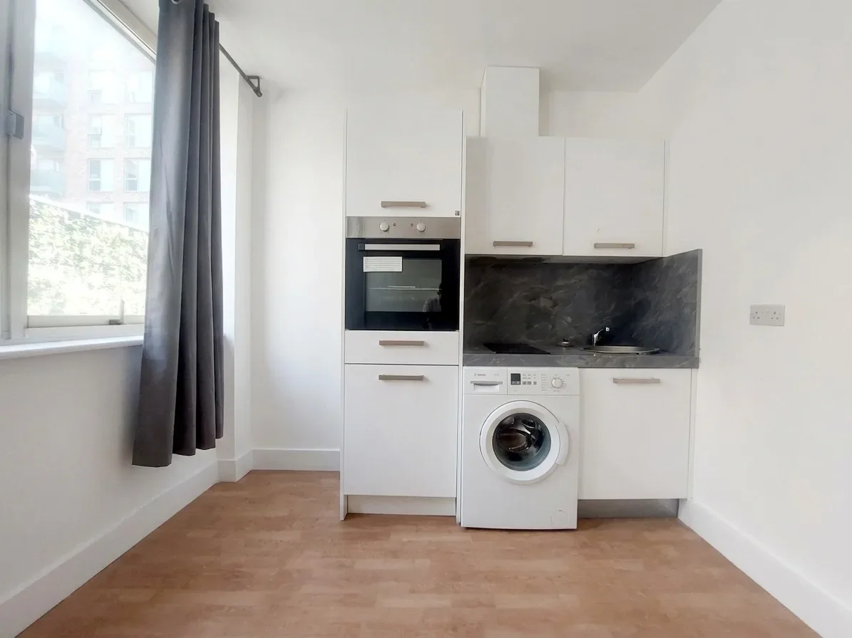 Flat Shenley Road in Elstree and Borehamwood