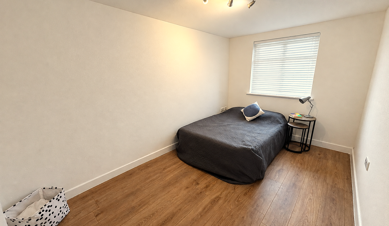 Flat Sandhurst Road in Leicester