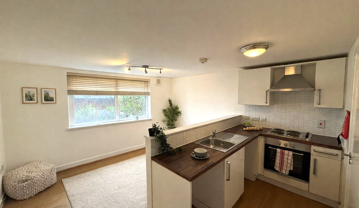 Flat Sandhurst Road in Leicester