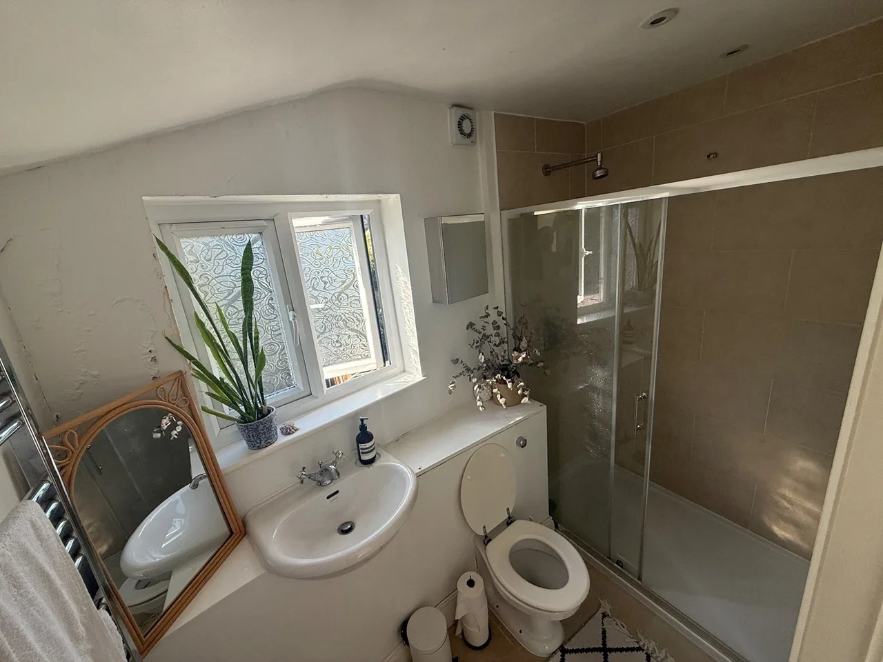 Room Swinnerton Street in Greater London