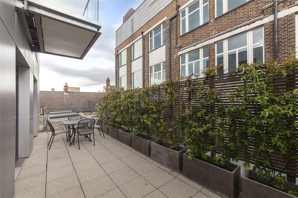 Flat Clapham Common North Side in Greater London