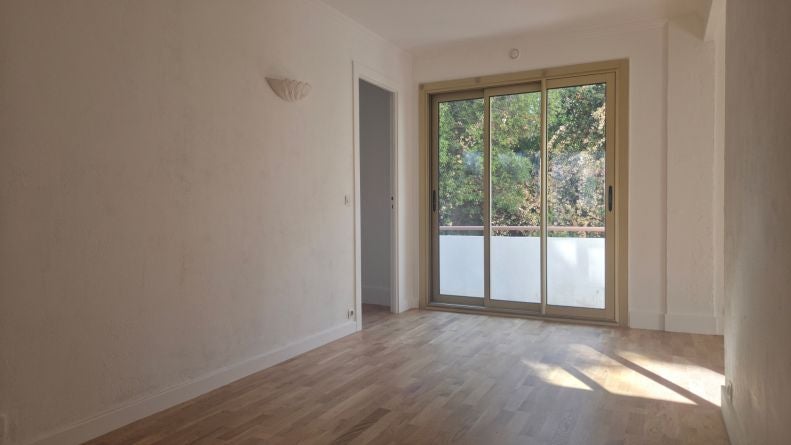 Appartement Avenue des Coteaux à Cannes