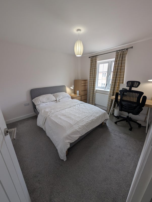Room Flower Avenue in Rushcliffe