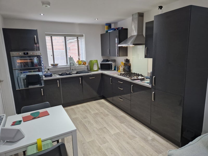 Room Flower Avenue in Rushcliffe