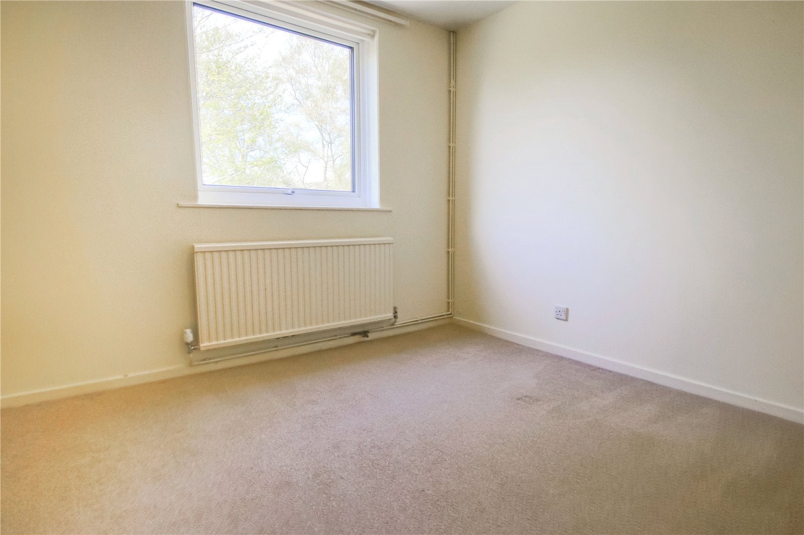 Flat Underwood in Bracknell