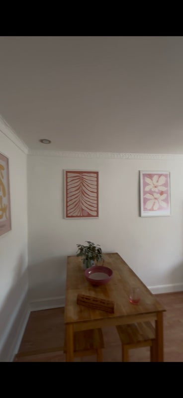 Room Cazenove Road in Greater London