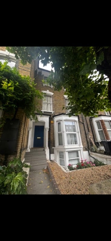 Room Cazenove Road in Greater London