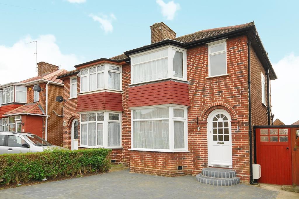 House Anmersh Grove in Greater London