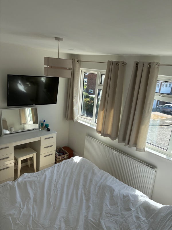 Room Mead Close in Marlow