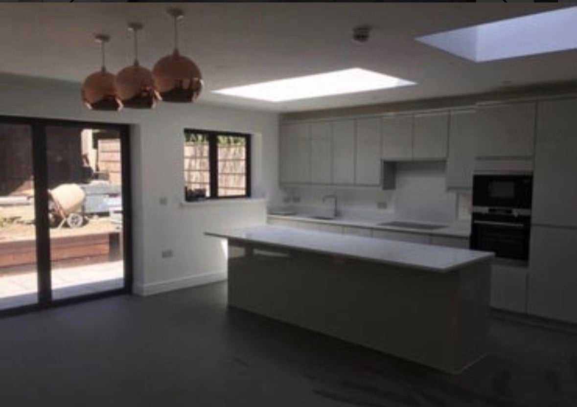 Room Dunnock Drive in Greater London