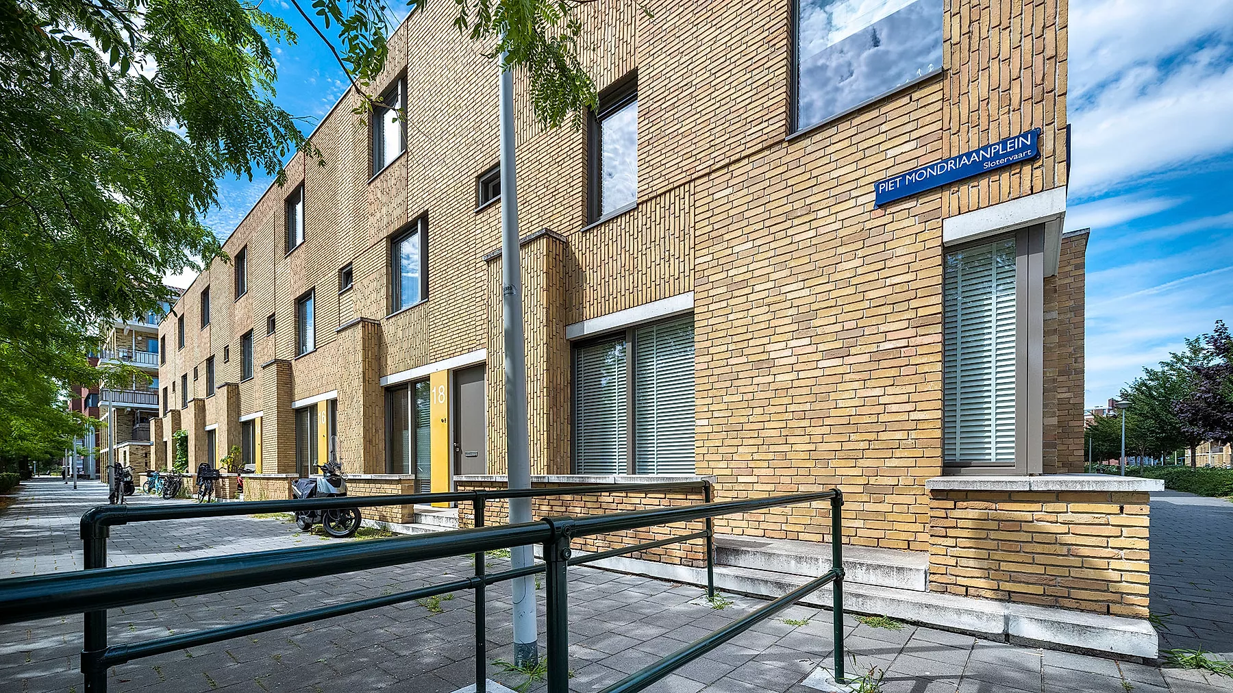 Huis Piet Mondriaanplein in Amsterdam